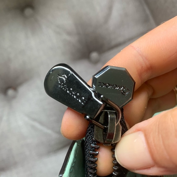 Handbag - Picture 11 of 16